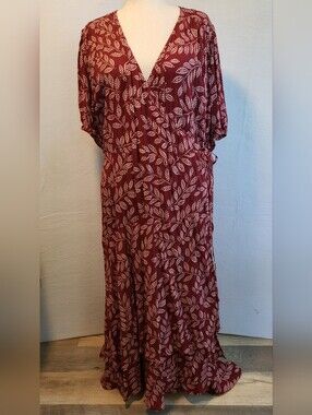 The Odells NWT Women's Floral Wrap Maxi Dress in Burgundy Size 3X